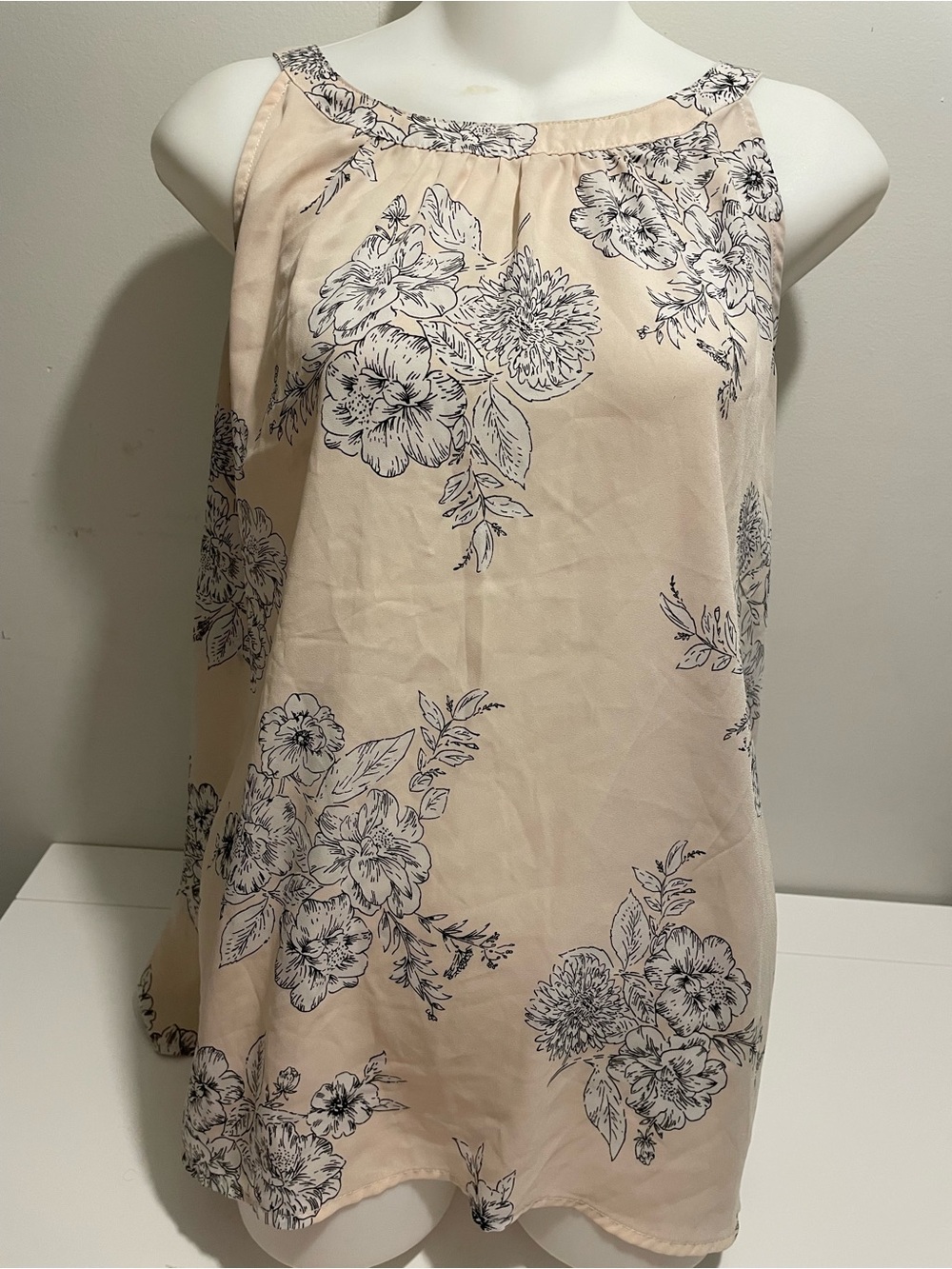 Torrid Brand Women's size 1 Pale Pink Floral Georgette Halter Sleeveless Top